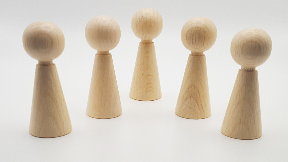 www.systembrett.at · Systembrett-Artikel · 5er-Set Holzfigur 6 cm im Farbton natur (mit Hals und ohne Augen) www.systembrett.at · Systembrett-Artikel · 5er-Set Holzfigur 6 cm im Farbton natur (mit Hals und ohne Augen);