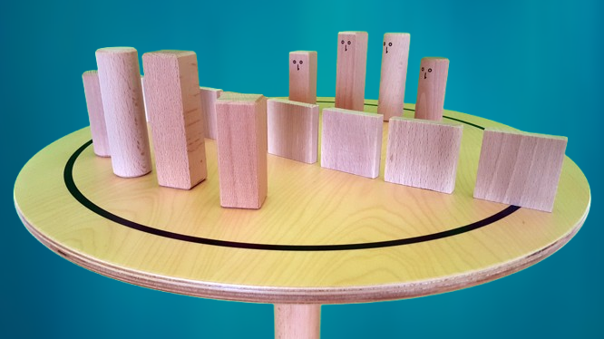 www.systembrett.at · Systembrett-Artikel · „Systembrett rund ohne Holzfiguren” mit einem Durchmesser von 50 Zentimeter www.systembrett.at · Systembrett-Artikel · „Systembrett rund ohne Holzfiguren” mit einem Durchmesser von 50 Zentimeter